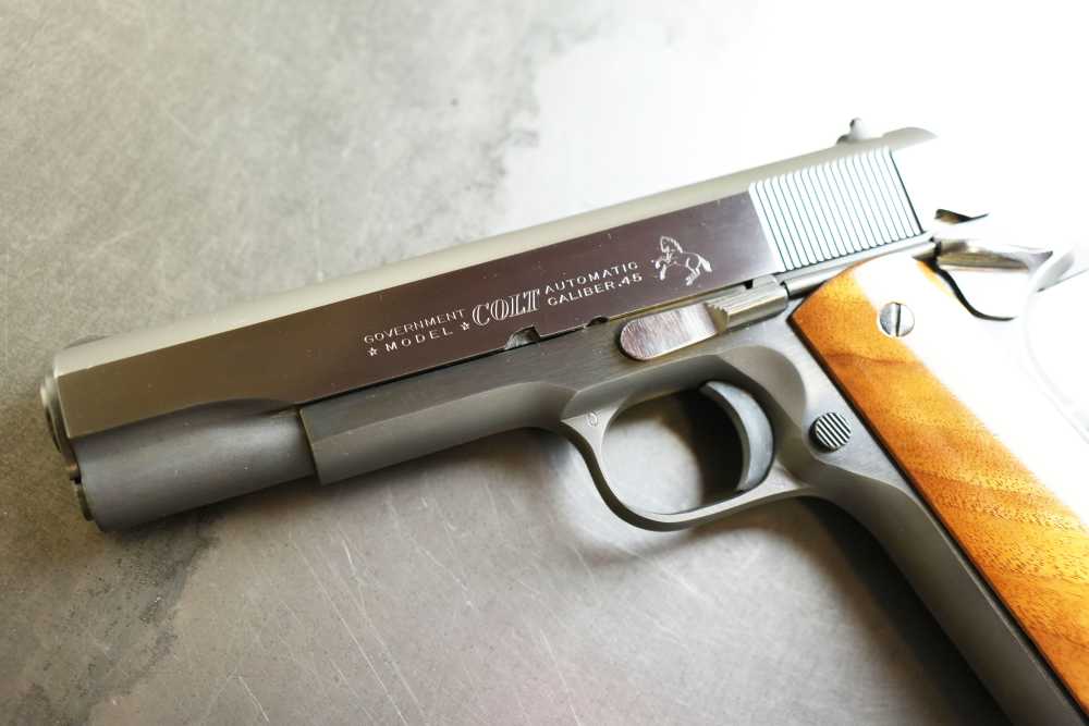 Colt Government Model .45 ACP – 1969 Production – Box, Manual & Grips-img-81