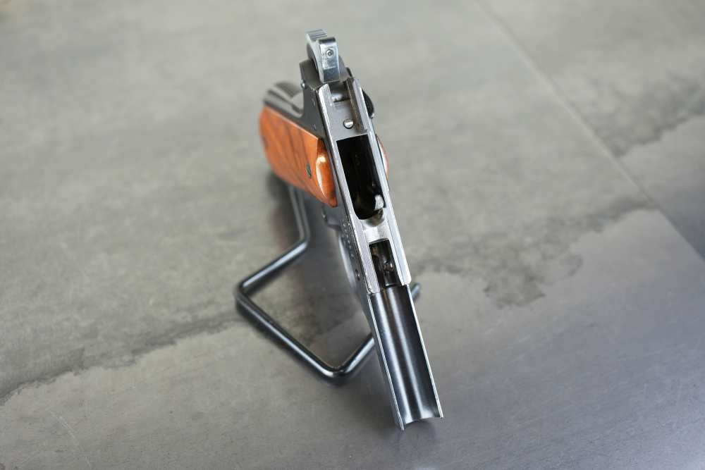 Colt Government Model .45 ACP – 1969 Production – Box, Manual & Grips-img-59