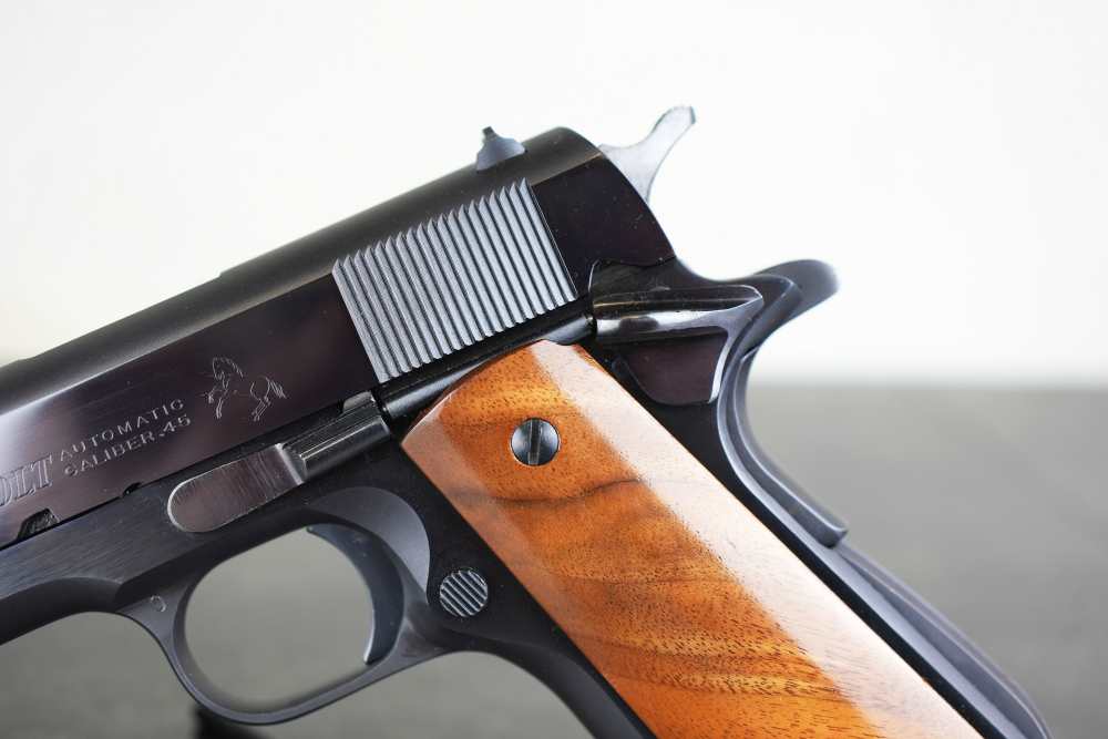 Colt Government Model .45 ACP – 1969 Production – Box, Manual & Grips-img-3