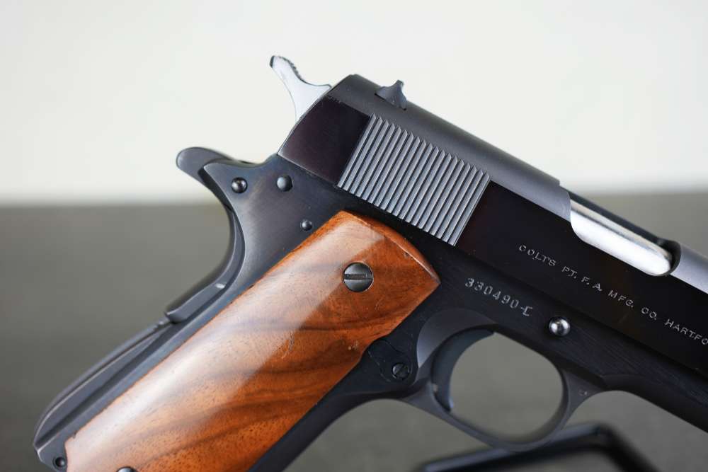 Colt Government Model .45 ACP – 1969 Production – Box, Manual & Grips-img-8