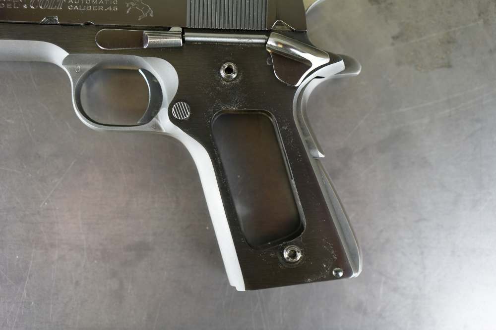 Colt Government Model .45 ACP – 1969 Production – Box, Manual & Grips-img-40