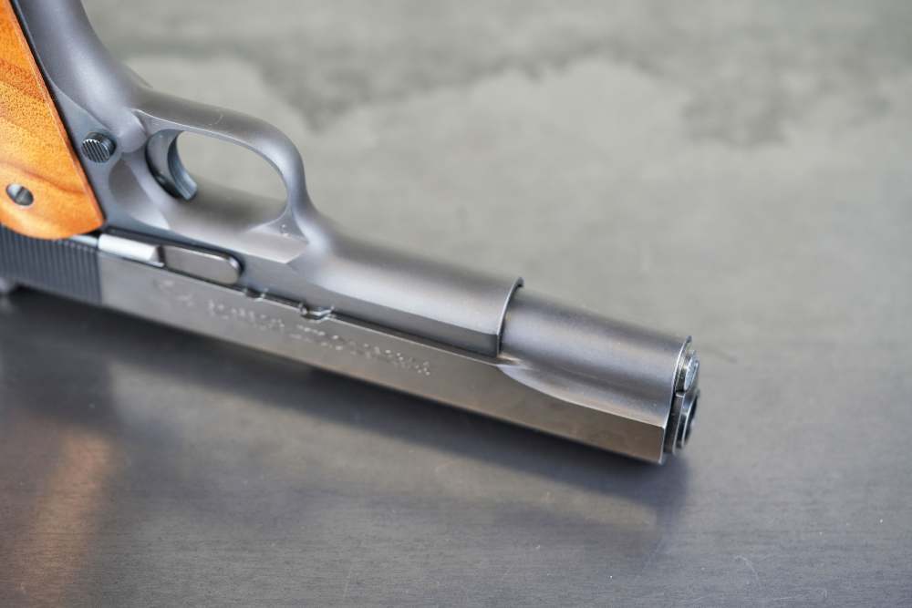 Colt Government Model .45 ACP – 1969 Production – Box, Manual & Grips-img-24