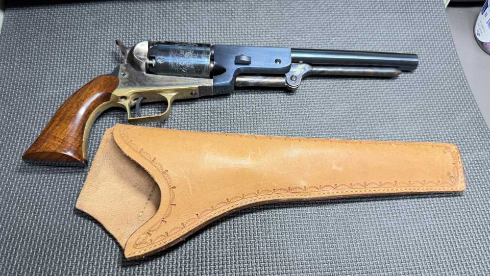 1847 WALKER COLT Revolver by Uberti 44 cal Cap & Ball VG COND W/ Holster-img-21