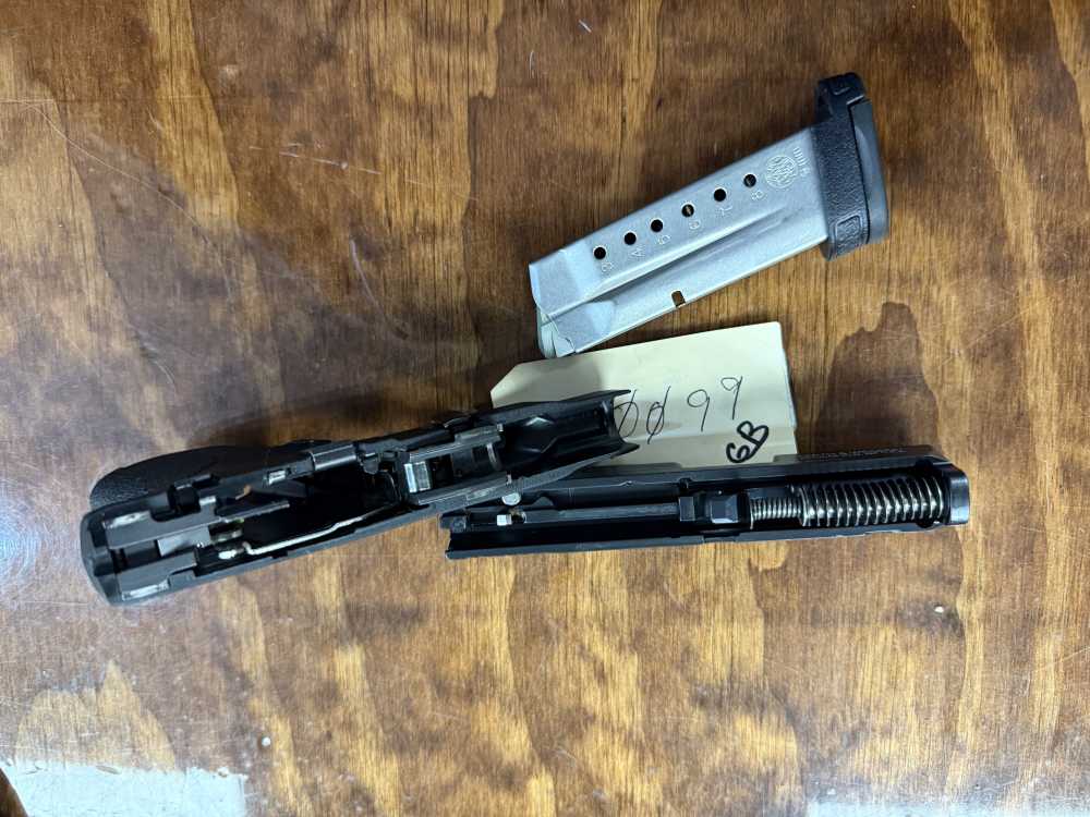 Preowned S&W M&P Shield 1.0 in 9mm-img-13