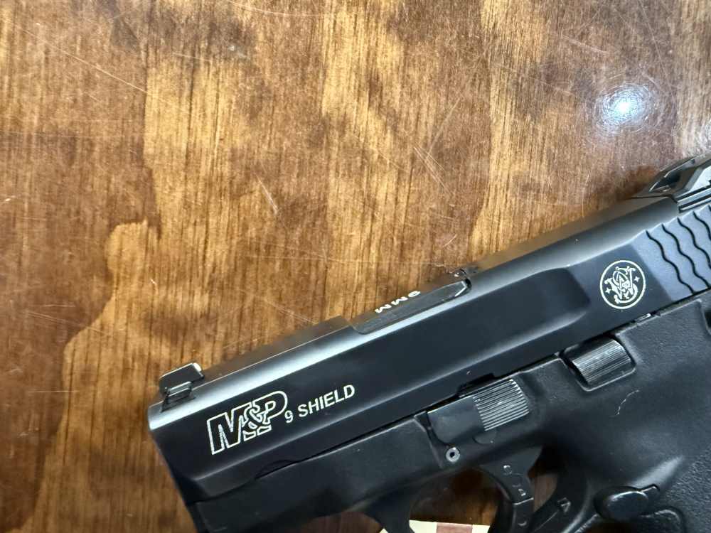 Preowned S&W M&P Shield 1.0 in 9mm-img-5