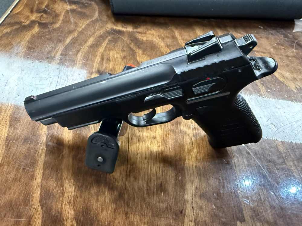 Early Tanfoglio / EAA Witness-P 9mm Polymer frame-img-4