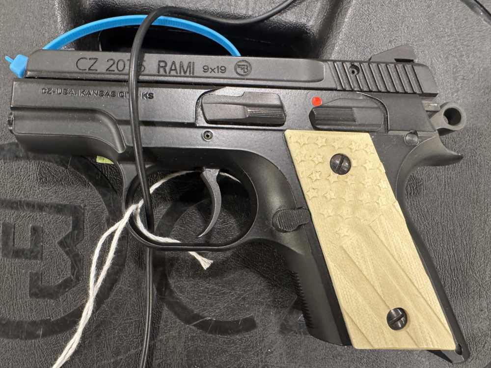 CZ 2075 RAMI 9MM Black poly coat 3 mags EXCELLENT CONDITION Discontinued -img-0