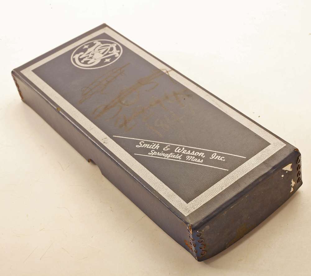 SMITH & WESSON MILITARY & POLICE MODEL 10  4" BARREL 2 x EMPTY BOXES.-img-3