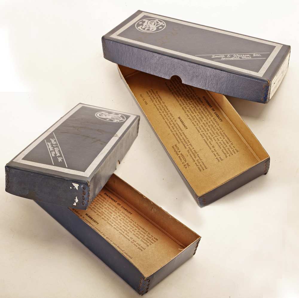 SMITH & WESSON MILITARY & POLICE MODEL 10  4" BARREL 2 x EMPTY BOXES.-img-0