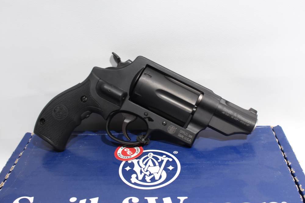 Smith & Wesson Governor 410 NEW Crimson Trace-img-0