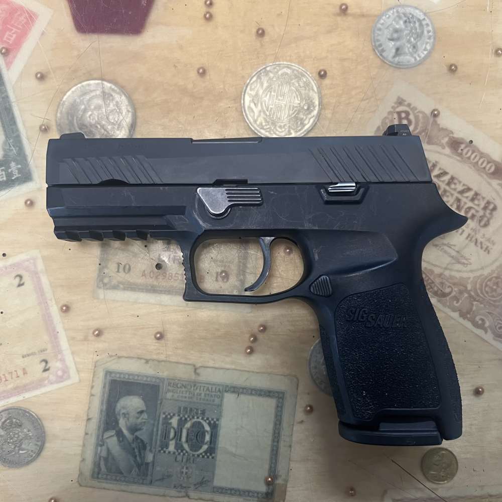 Sig Sauer P320 9mm 15rd W/Hard Case, Grip Module Assy, and Extras! -img-1