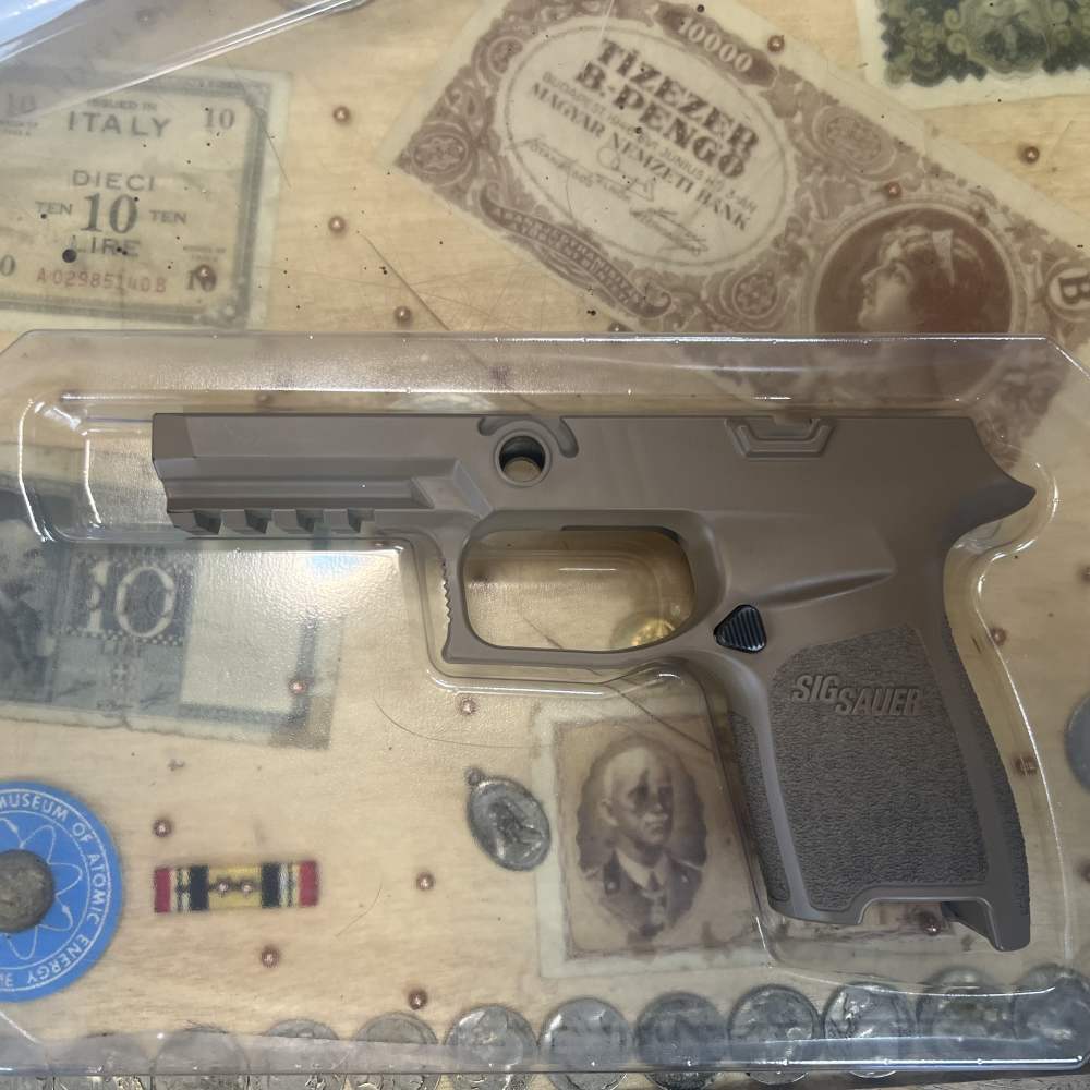 Sig Sauer P320 9mm 15rd W/Hard Case, Grip Module Assy, and Extras! -img-40