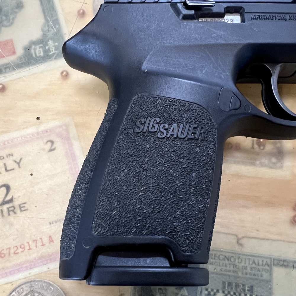 Sig Sauer P320 9mm 15rd W/Hard Case, Grip Module Assy, and Extras! -img-7