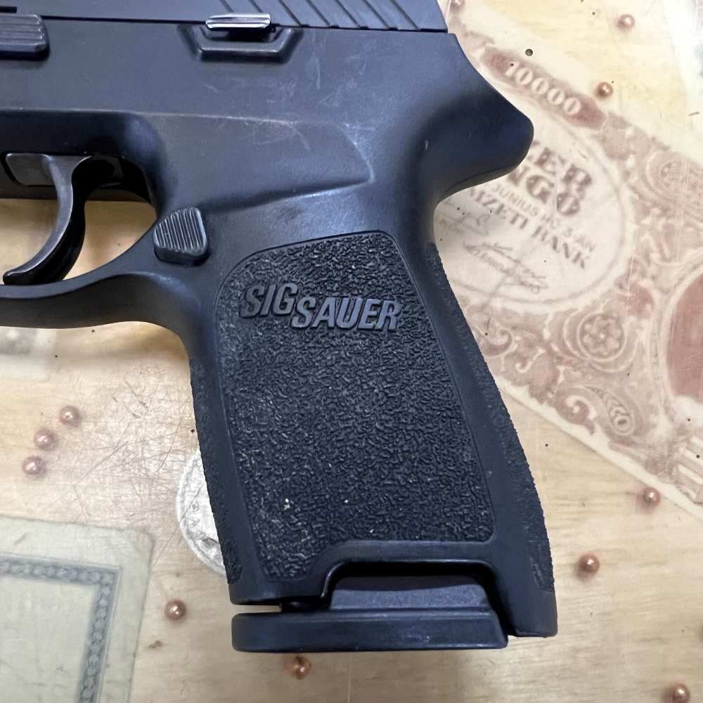Sig Sauer P320 9mm 15rd W/Hard Case, Grip Module Assy, and Extras! -img-2