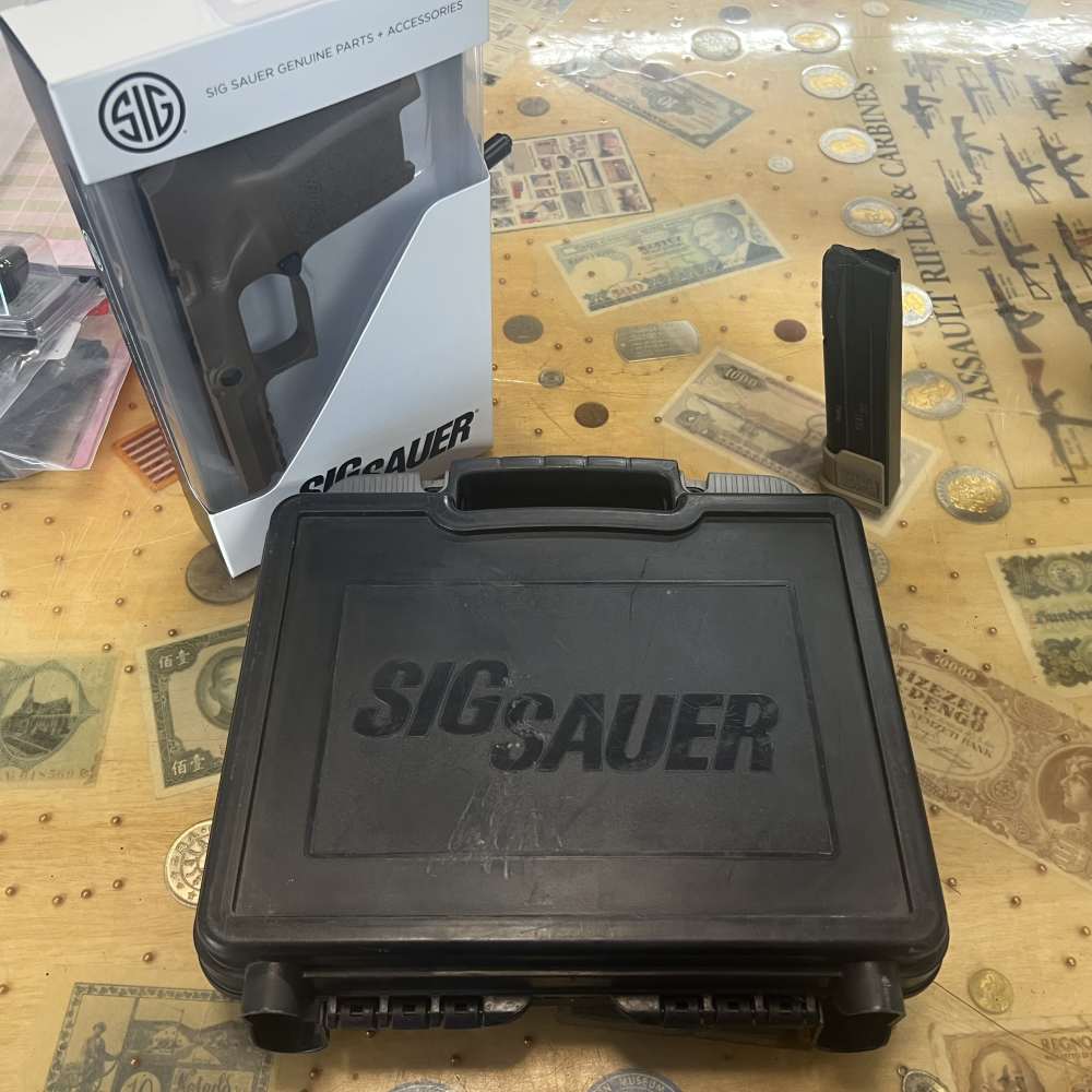 Sig Sauer P320 9mm 15rd W/Hard Case, Grip Module Assy, and Extras! -img-44