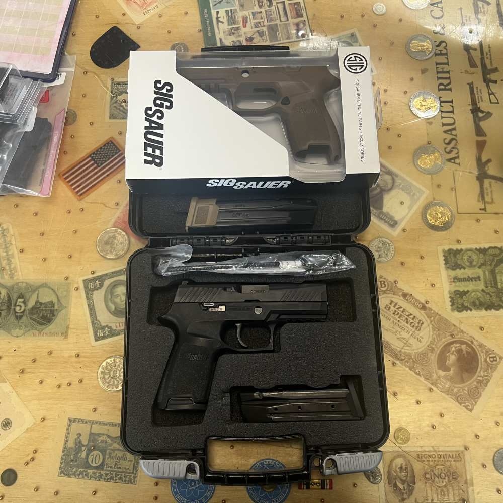 Sig Sauer P320 9mm 15rd W/Hard Case, Grip Module Assy, and Extras! -img-0