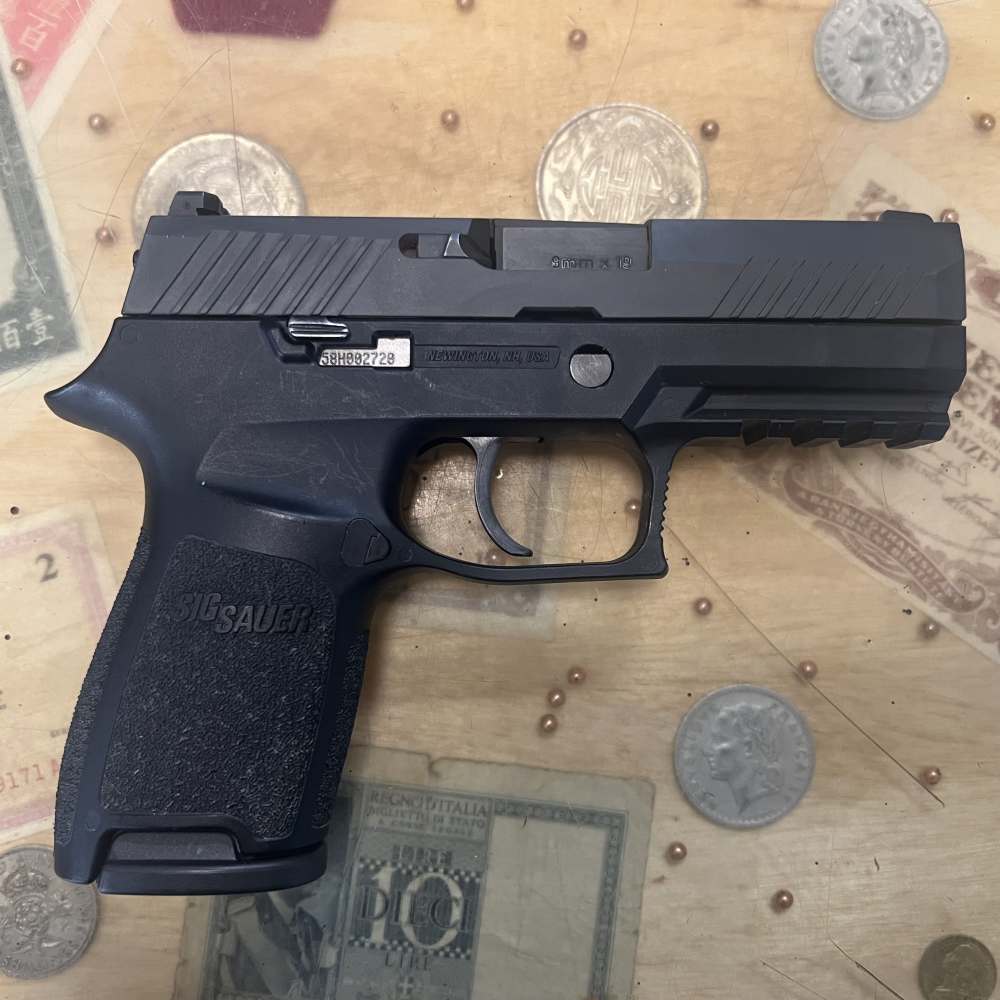 Sig Sauer P320 9mm 15rd W/Hard Case, Grip Module Assy, and Extras! -img-6