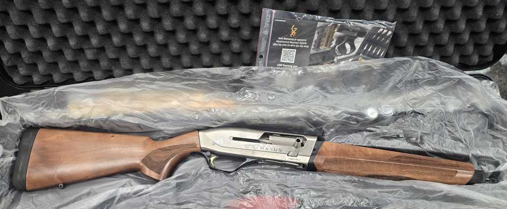 Browning Maxus II Upland 12Ga 3" 26" New-img-0