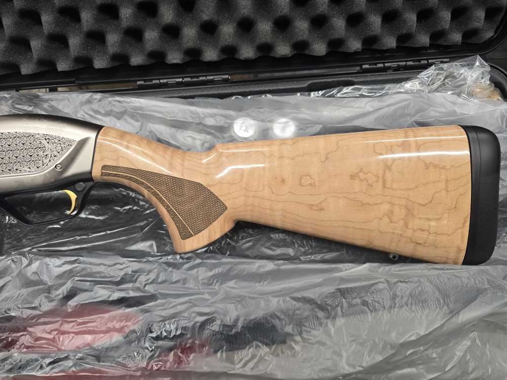 Browning Maxus II Ultimate Maple 12Ga 3" 26" New-img-1