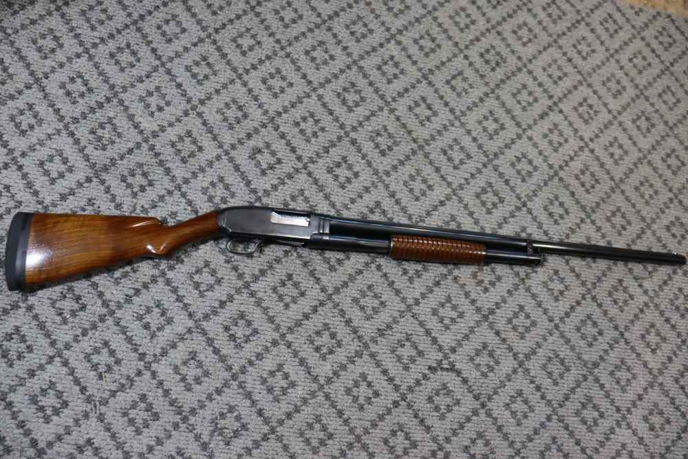 Winchester Model 12 Pump Action 12 Shotgun (SN#685266)-img-0