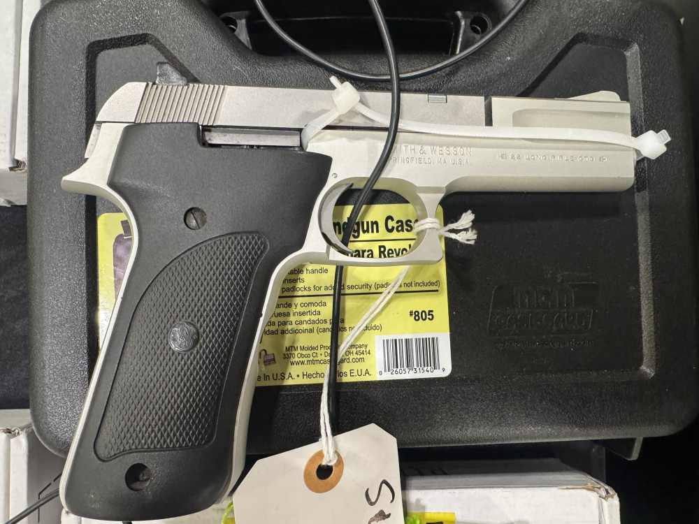 Smith & Wesson model 622 22 LR (1) 12 rd mag RARE & DESIRABLE-img-1
