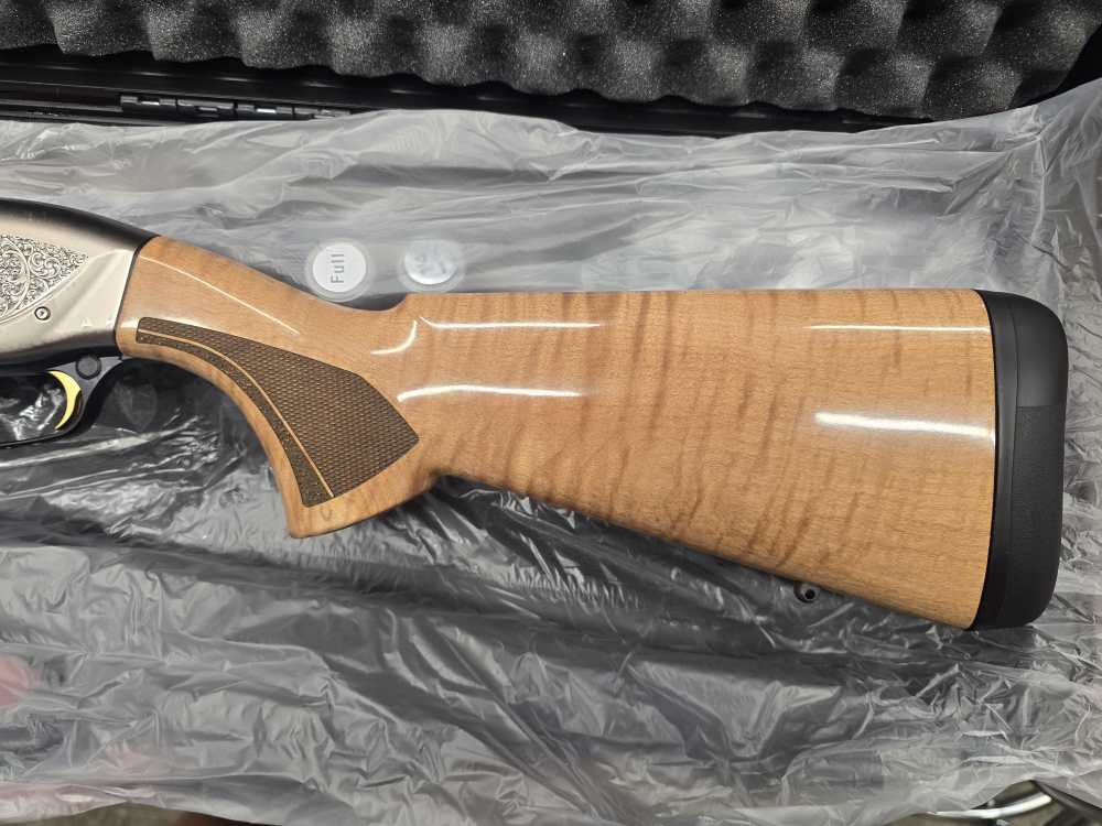 Browning Maxus II Ultimate Maple 12Ga 3" 26" New-img-1