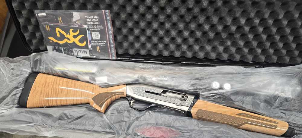 Browning Maxus II Ultimate Maple 12Ga 3" 26" New-img-5