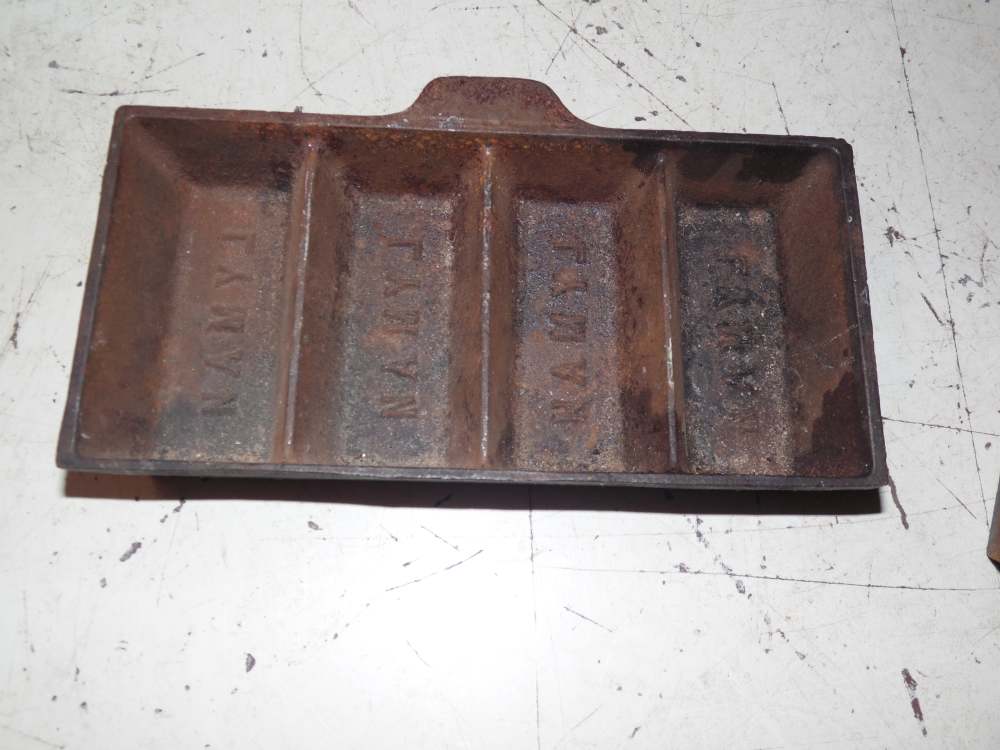 Lot of 2 Cast Iron Ingot Molds Lyman and Seaco 24-21-img-1