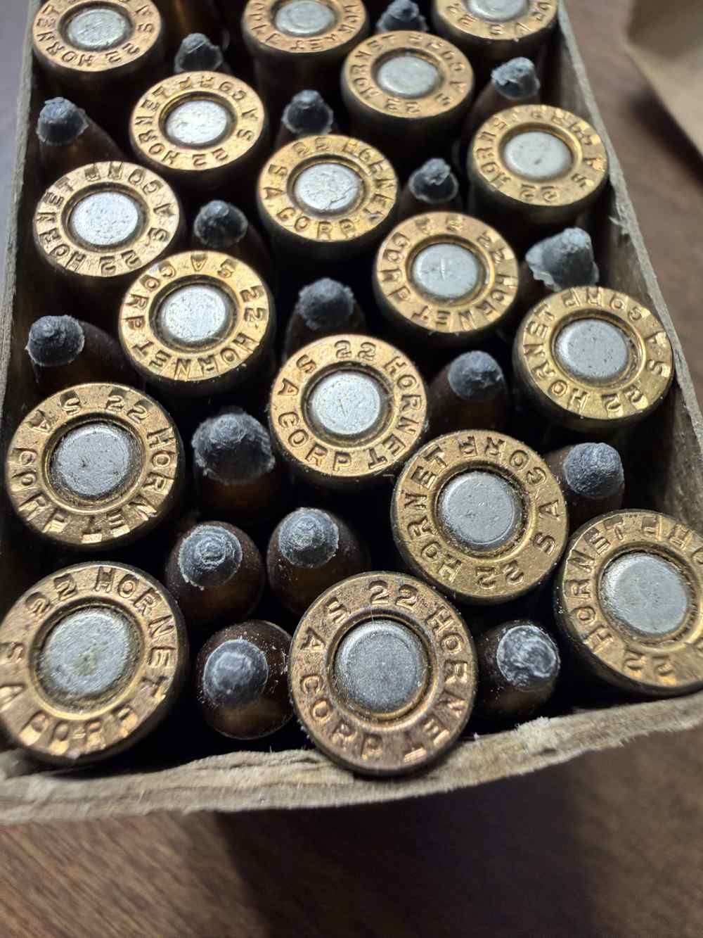 Vintage Savage Indian Head 22 Hornet Ammo Box & Cartridges -img-9