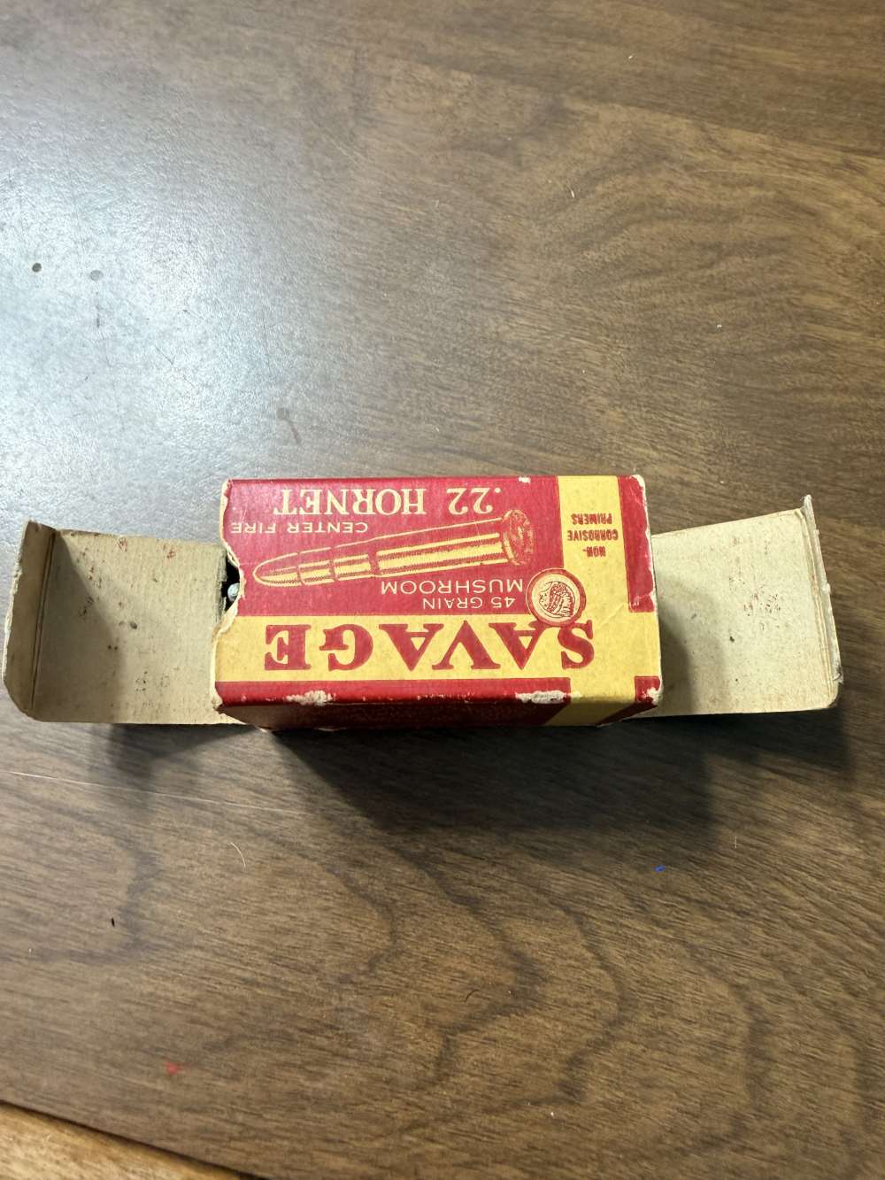 Vintage Savage Indian Head 22 Hornet Ammo Box & Cartridges -img-7