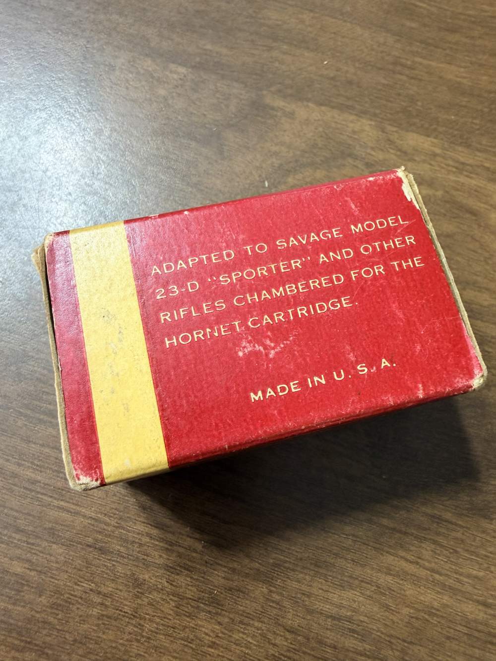 Vintage Savage Indian Head 22 Hornet Ammo Box & Cartridges -img-1