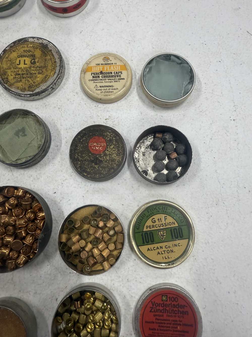 LOT OF 19 Percussion caps tins vintage and antique! WOW!-img-5