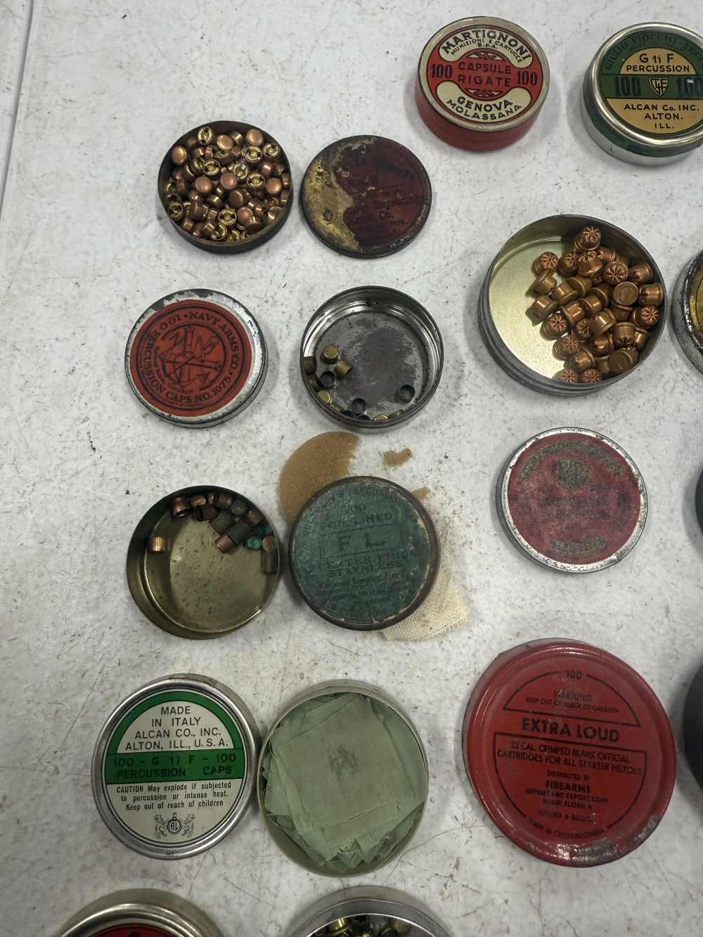 LOT OF 19 Percussion caps tins vintage and antique! WOW!-img-4