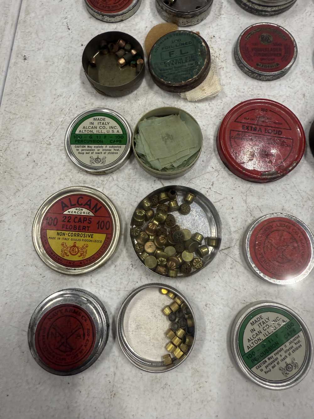 LOT OF 19 Percussion caps tins vintage and antique! WOW!-img-1