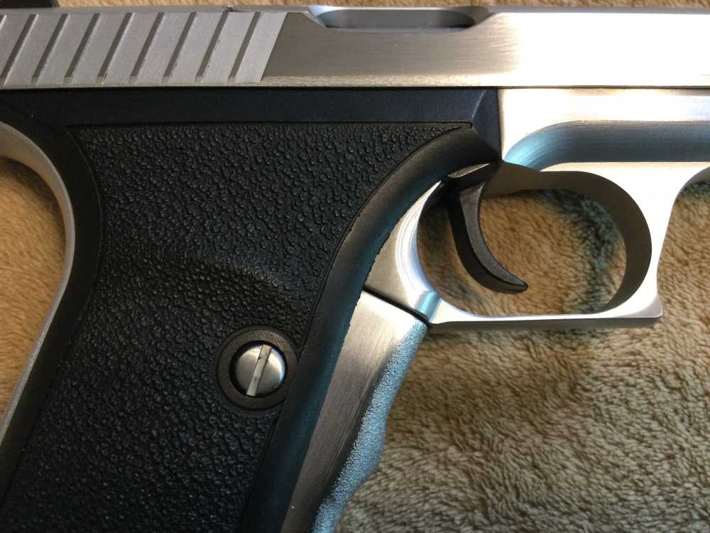 HECKLER & KOCH P7 SEMI-AUTO PISTOL in 9mm Cal.-img-11
