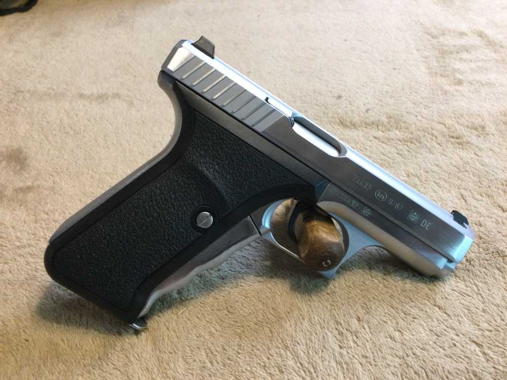 HECKLER & KOCH P7 SEMI-AUTO PISTOL in 9mm Cal.-img-2
