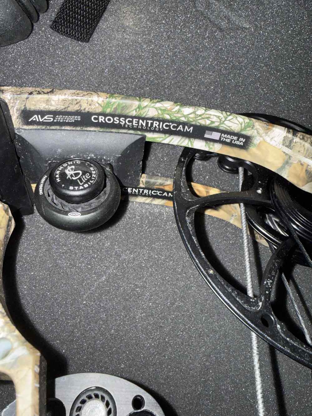 Mathews Vertix Compound Bow - Camo - With Case, Arrows & Accessories-img-7