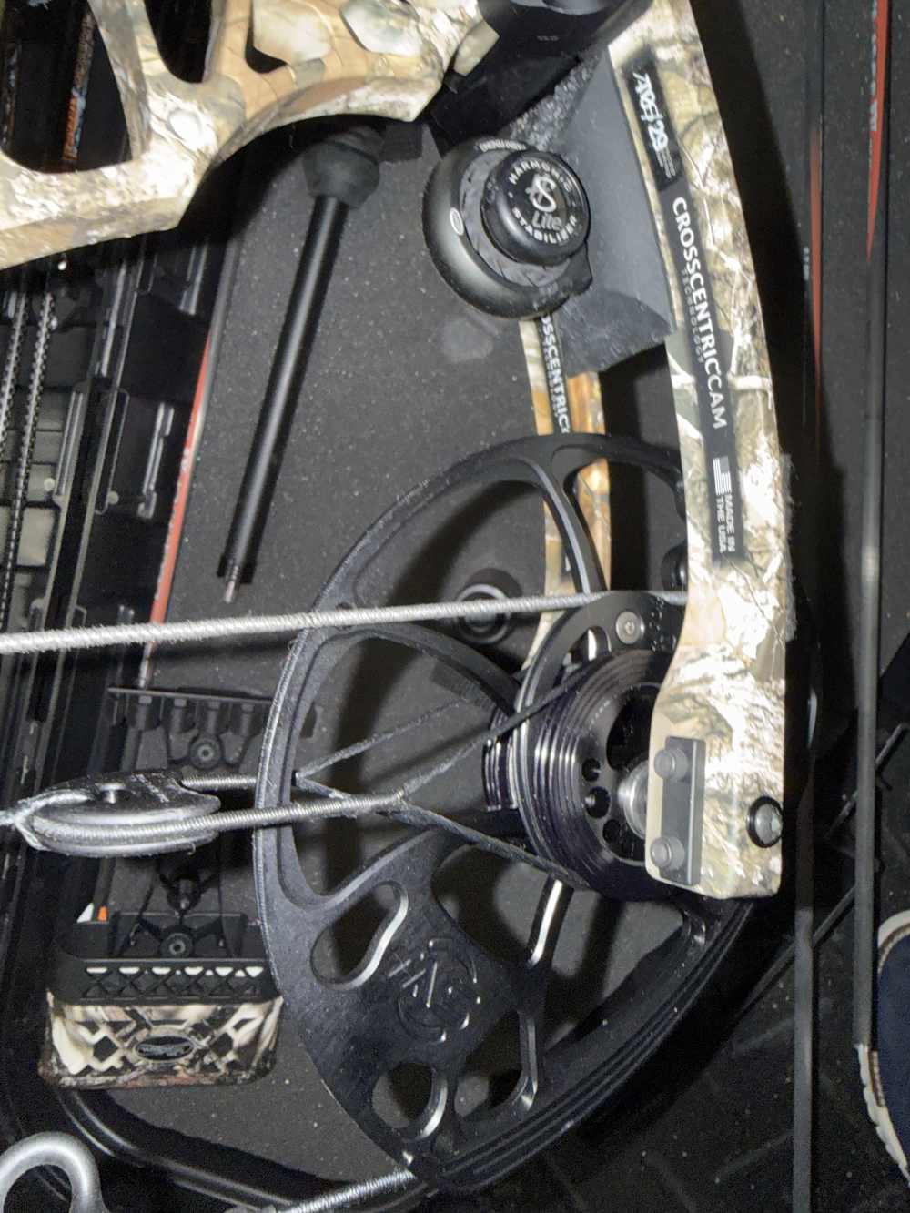 Mathews Vertix Compound Bow - Camo - With Case, Arrows & Accessories-img-5