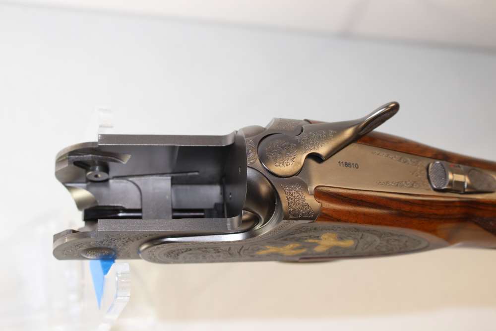 Caesar Guerini Magnus Sporting, 12 gauge, 32" barrels, New in case-img-8