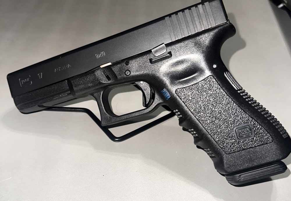 GLOCK - 17 - 9mm - USED-img-0