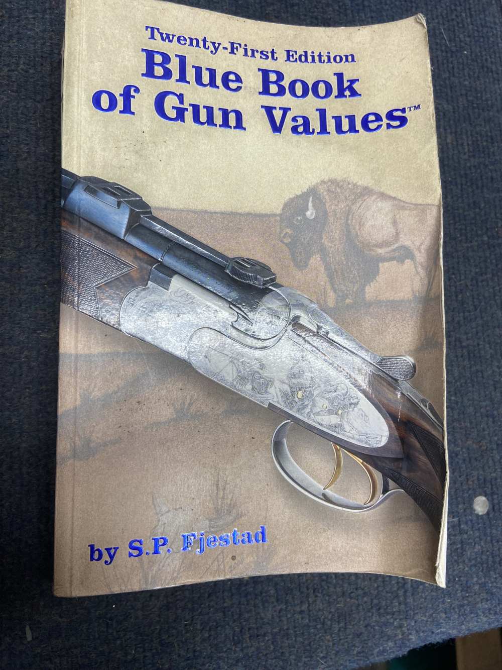 Blue book of gun values 21st edition-img-0