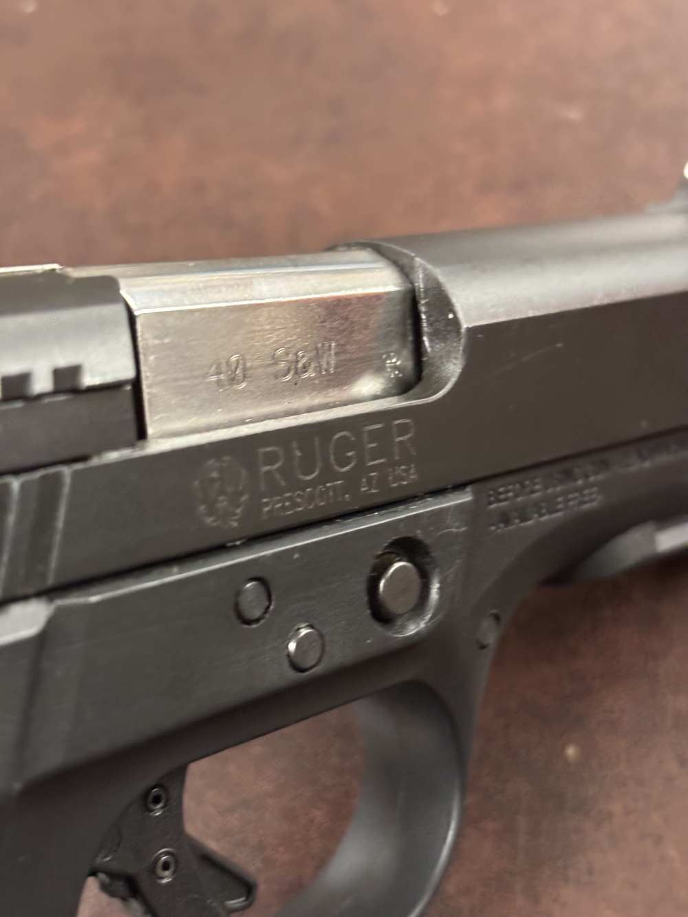 RUGER SR40 40 S&W SEMIAUTOMATIC. NO RESERVE -img-7