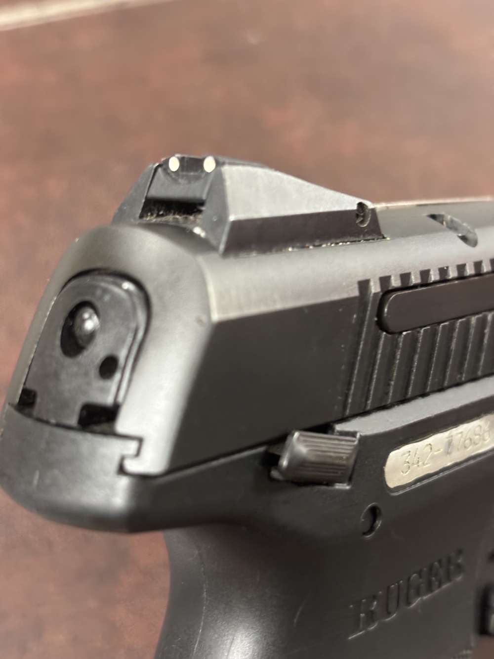 RUGER SR40 40 S&W SEMIAUTOMATIC. NO RESERVE -img-6