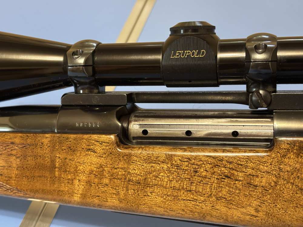 Weatherby Mark V 300 WTH MAG 24" LH Like New Rifle Awesome Piece-img-21