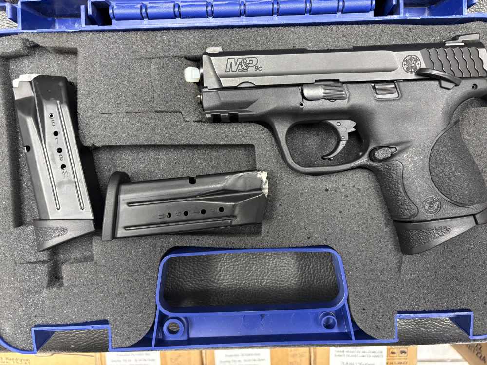 SMITH AND WESSON M&P9 SUB COMPACT 9MM W/3 MAGS. NO RESERVE -img-0