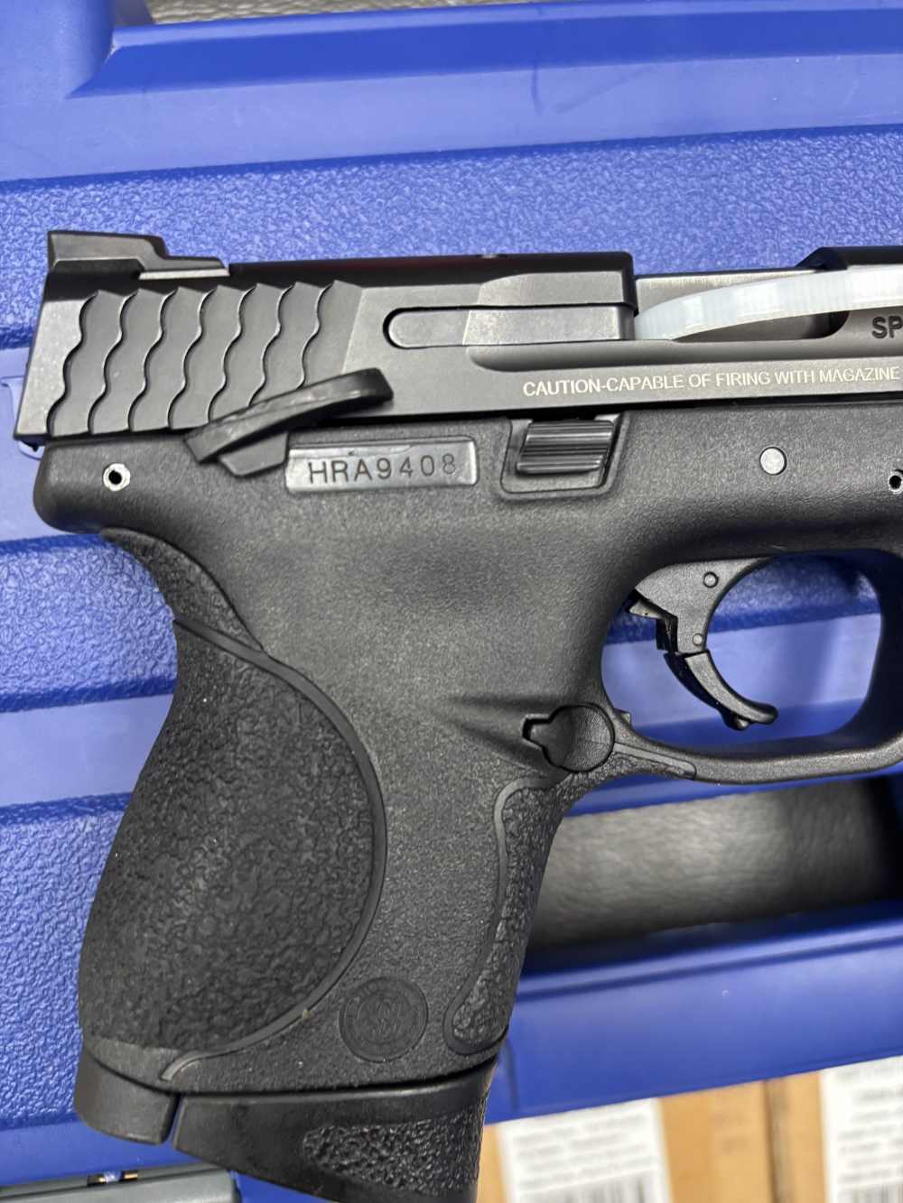SMITH AND WESSON M&P9 SUB COMPACT 9MM W/3 MAGS. NO RESERVE -img-2