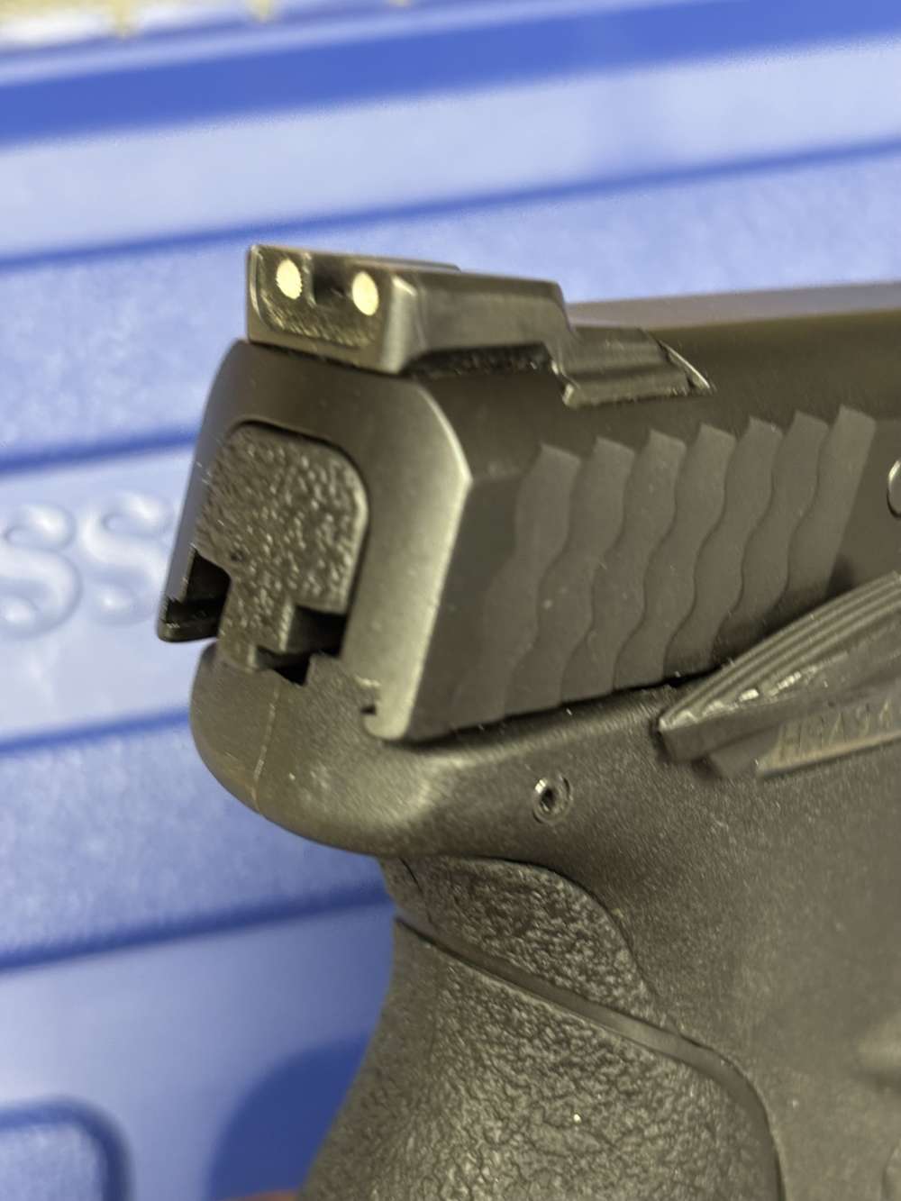 SMITH AND WESSON M&P9 SUB COMPACT 9MM W/3 MAGS. NO RESERVE -img-3