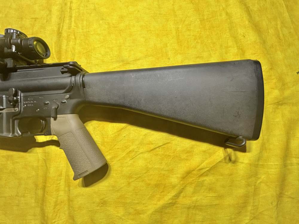 BUSHMASTER 20 INCH XM15-E2S 5.56 NON FLASH HIDER AR-15. NO RESERVE -img-1
