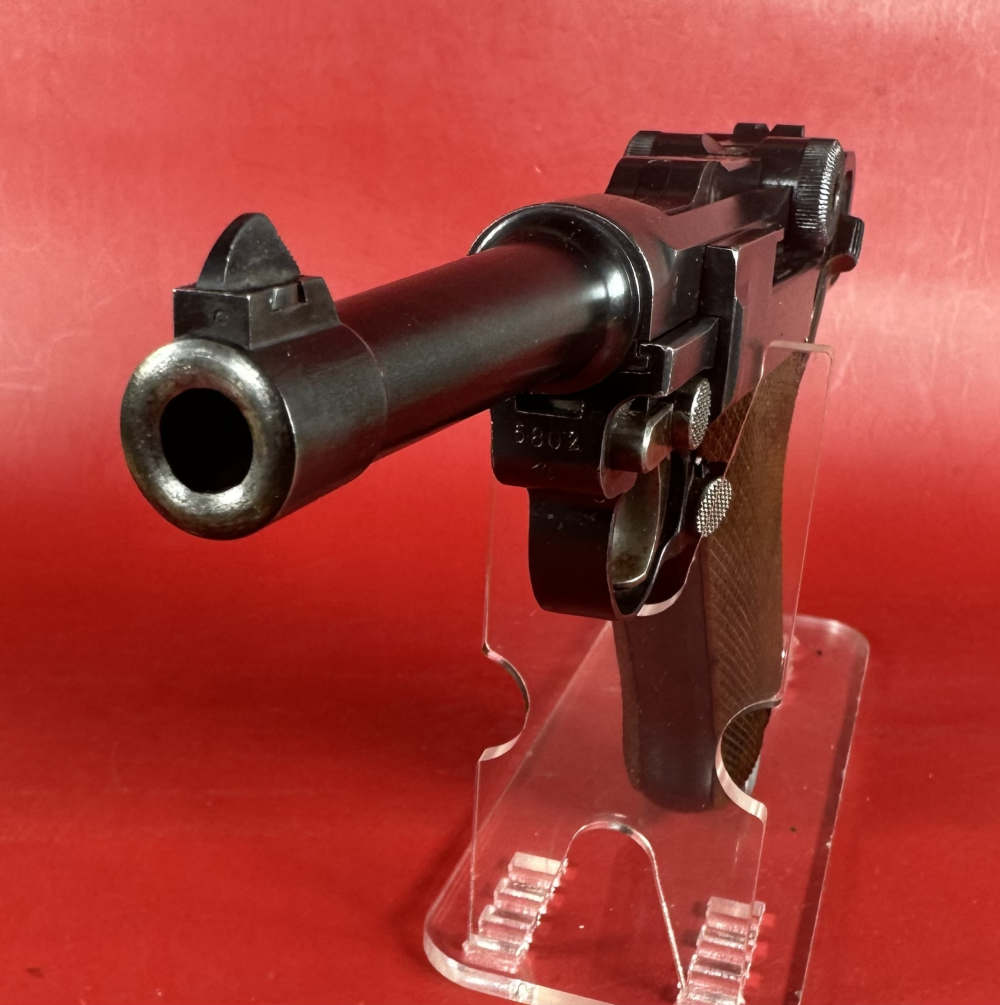 German DWM Luger Pistol P08 .30 Luger. Case. Tool. Matching. Excellent.-img-4