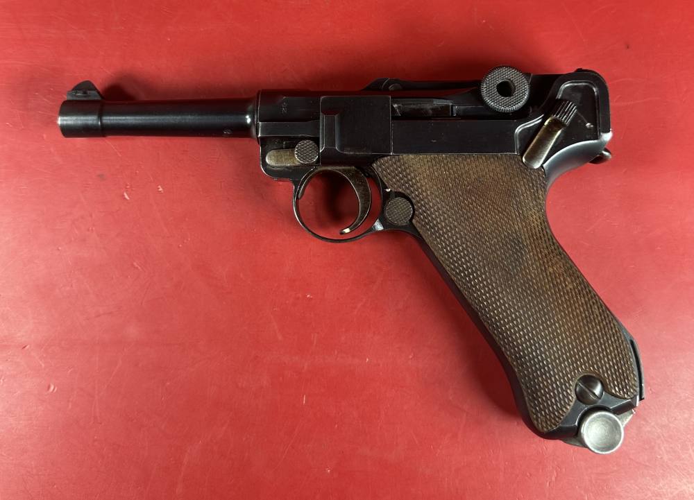 German DWM Luger Pistol P08 .30 Luger. Case. Tool. Matching. Excellent.-img-11